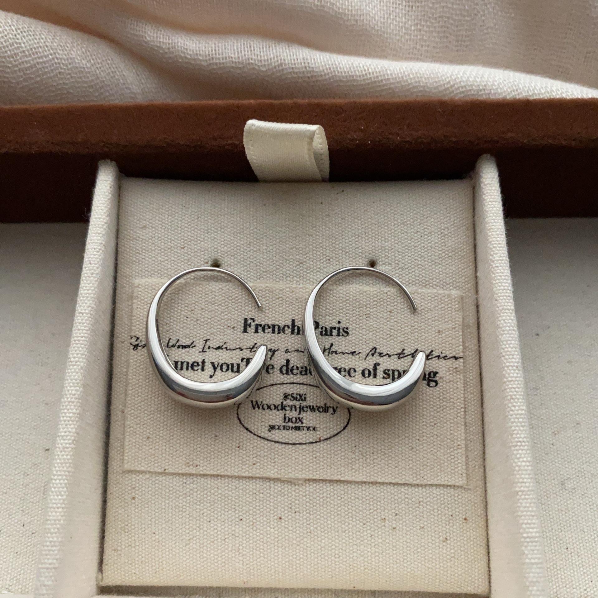 Минималистичные геометрические серьги-гвоздики С-образной формы, Серьги, Легкая роскошь, Модная и уверенная личность, Холодные и простые, Высококачественные С-образные