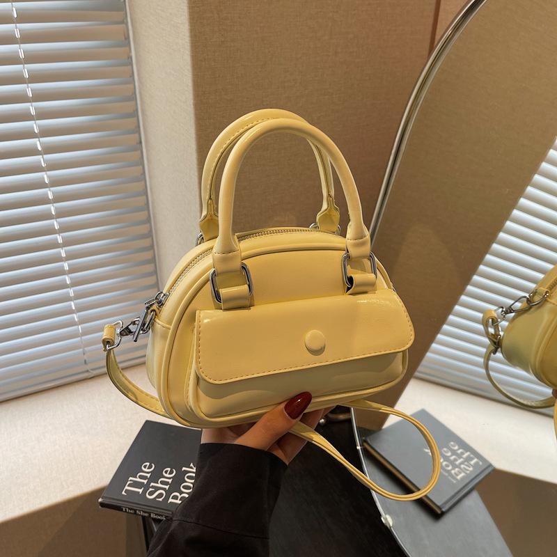 Hand Carry Trendy Pillow Bag 2025 Summer New Fashion Simple Shoulder Bag Premium Messenger Bag