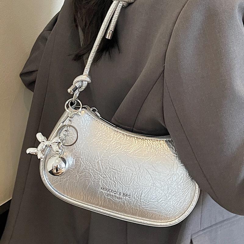 This year's popular textured bag women's 2025 summer new trendy fashion foreign style messenger bag foreign style shoulder armpit bag