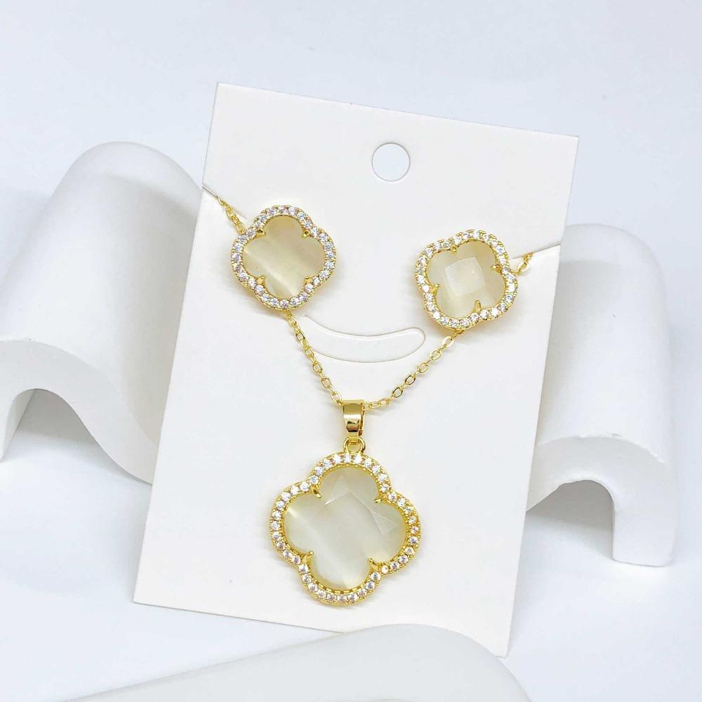 Large Four-leaf Clover Earrings Necklace and Pendant Set - A Luxurious and Versatile Jewelry Set