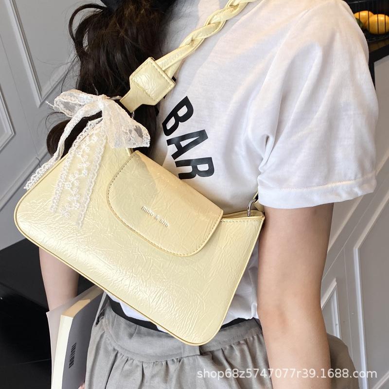 2025 summer fashion underarm bag women's new trend small square bag French niche high value chain shoulder bag