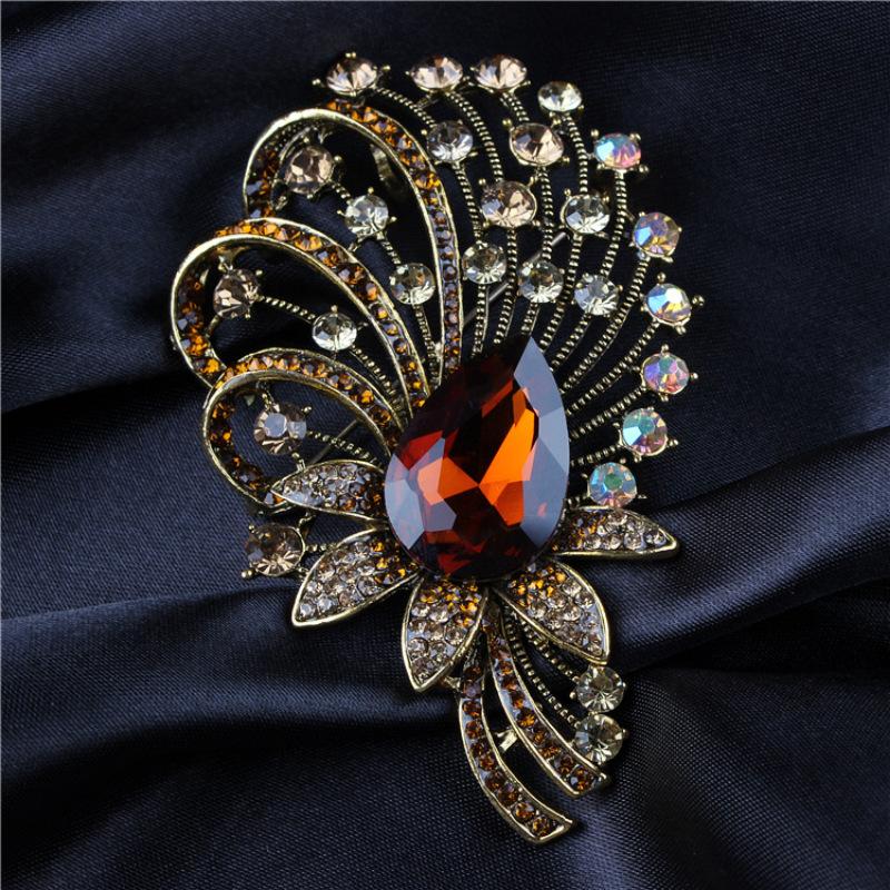 Hofstil Strass Kristall Brosche Weiblich Luxus Farbe Schwerindustrie Brosche Elegante Accessoires
