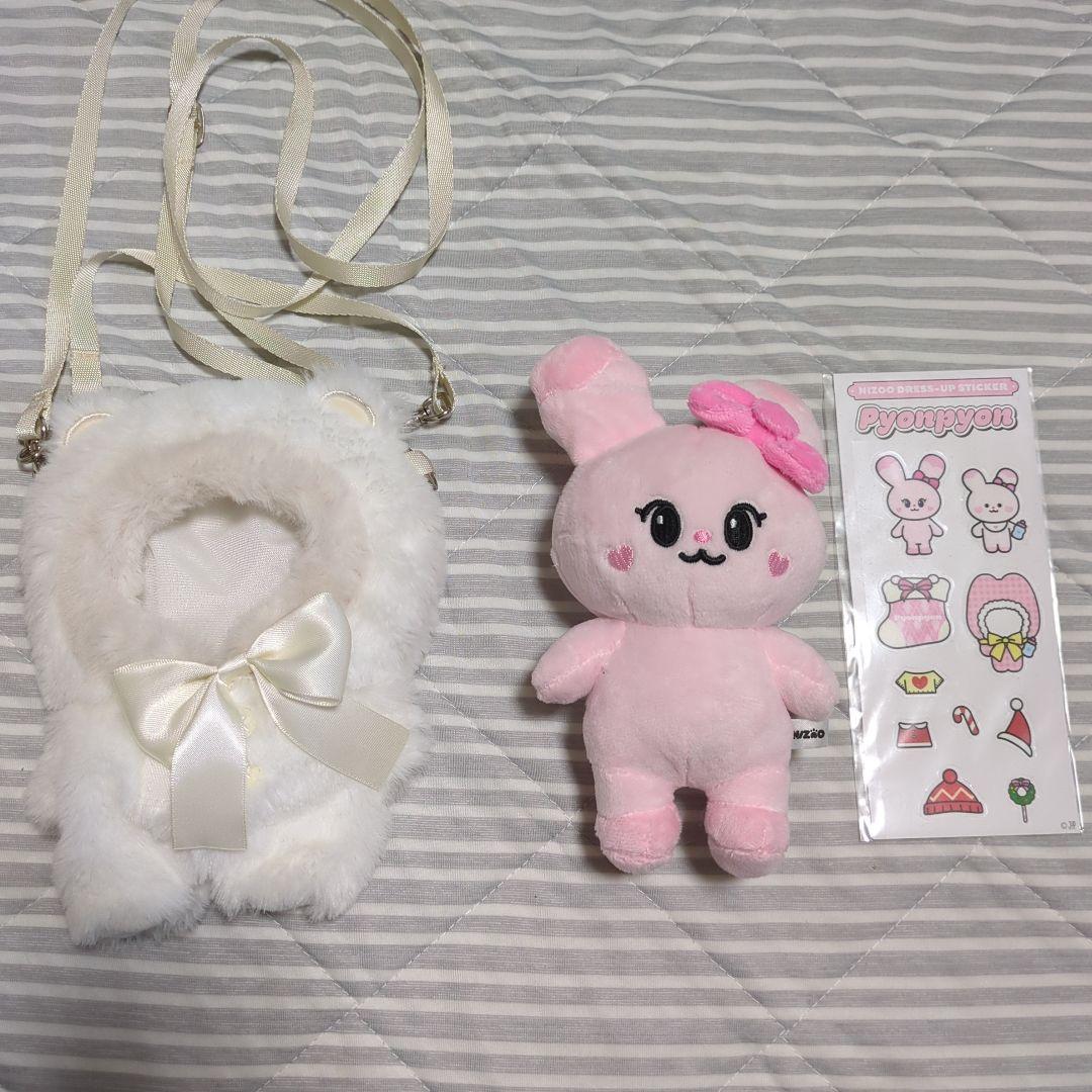 

[Б/У] Шарм-костюм MINI NIZOO, Наклейка-одевалка Pyonpyonchi NIZOO