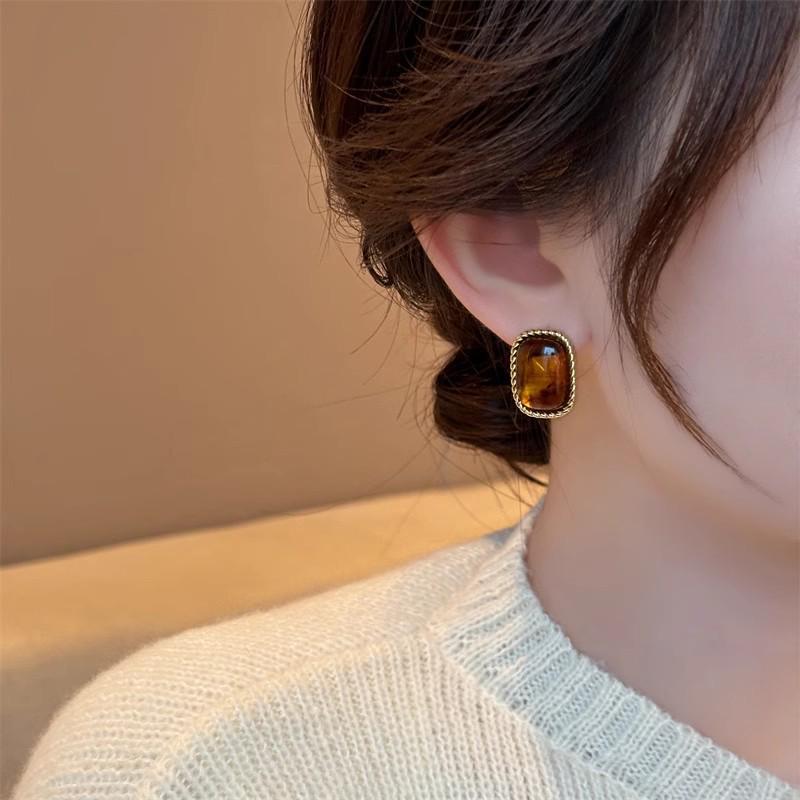 Elegant French Maillard Resin Square Stud Earrings - Light Luxury, Simple & Versatile Ear Accessories