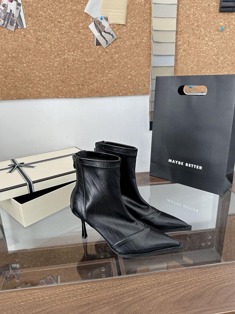 Pointed short boots women's autumn and winter 2025 new boots fleece short boots niche thin women's boots thin heel high heel boots