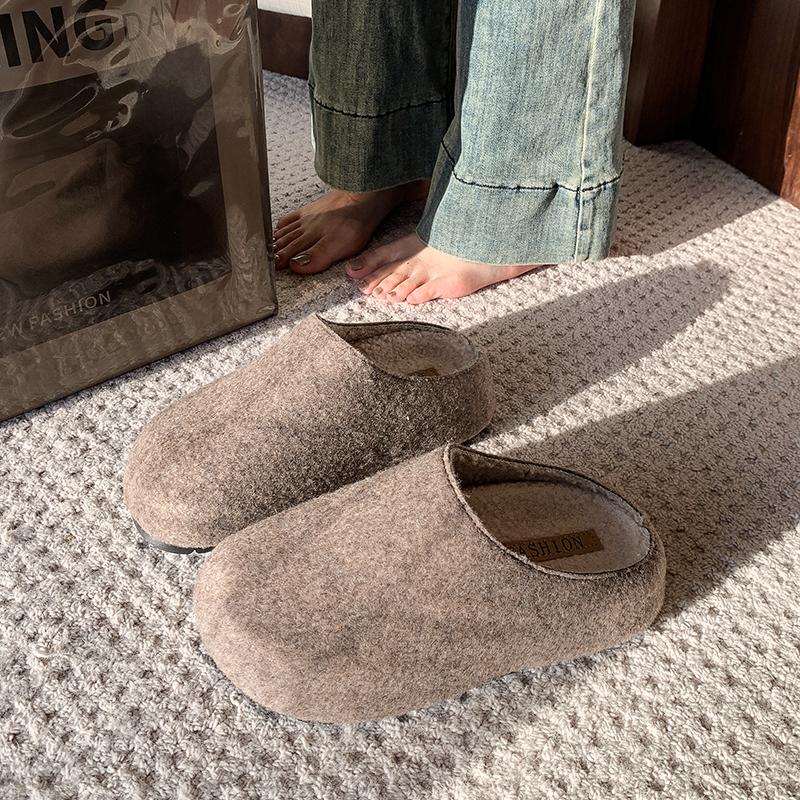 Fashion New Suede Leather Slippers Women Round Toe Flat Slides Outdoors Casual Mules Shoes Women Comfort Thick Sole Half Slippers Woman