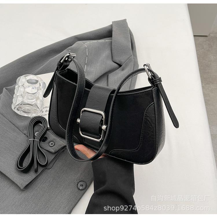 Retro Splicing Small Bag Women's 2025 New Autumn and Winter Fashion Foreign Style Shoulder Bag This Year Popular Texture Messenger Bag