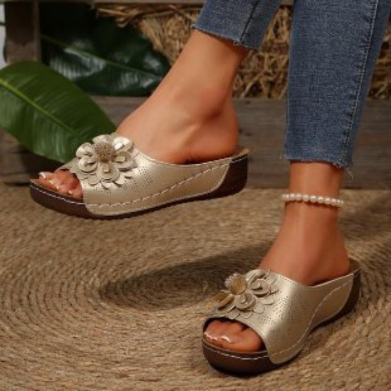 Spring and Summer New Large-size Women's Shoes, a Flower Open-toed Slippers, Women's Sandals