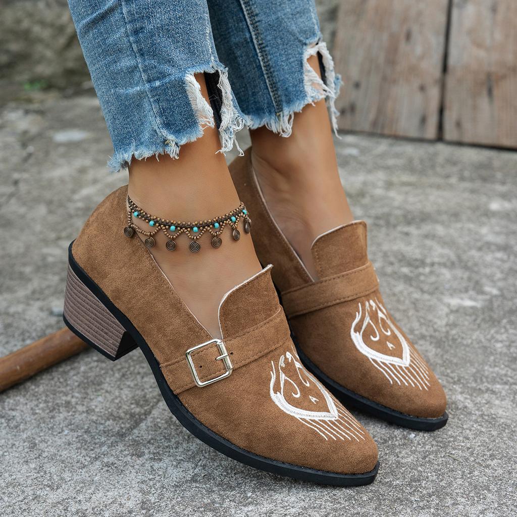 Large size fashionable and comfortable shoes printed thick heel pointed single shoes