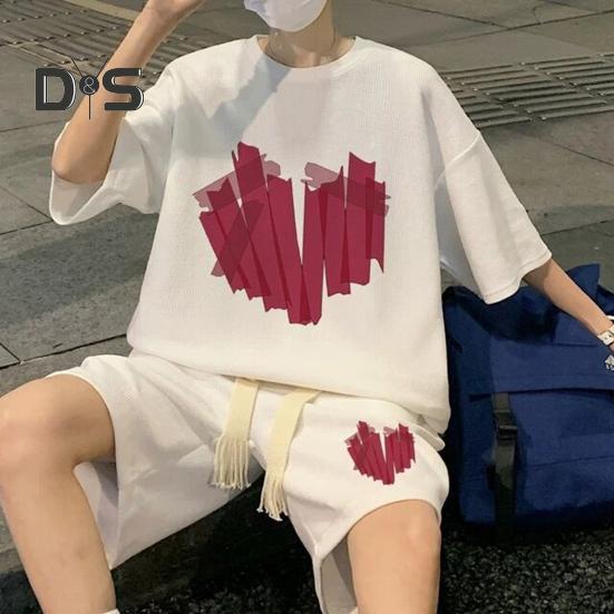 2Pcs/Set Men Summer Outfit Round Neck Short Sleeve Tops Wide Leg Shorts Set Heart Pattern Loose Fit Tracksuit