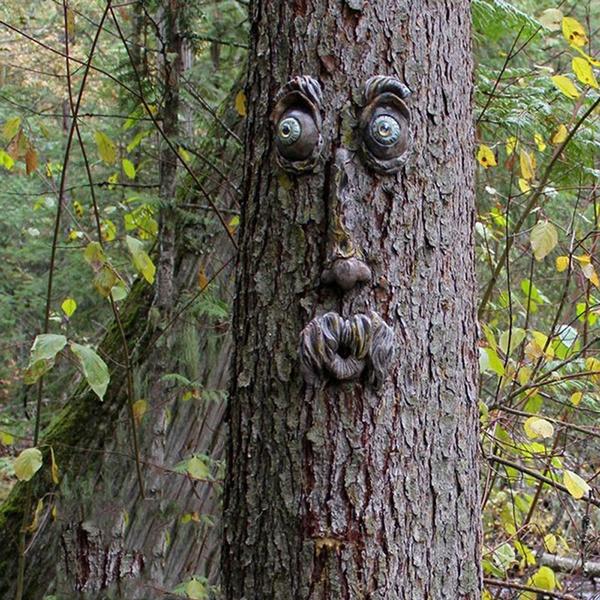 Peeker Yard Art Outdoor Tree Morsom gammel mann Ansiktsskulptur Snodig Treansikt Hagedekorasjon