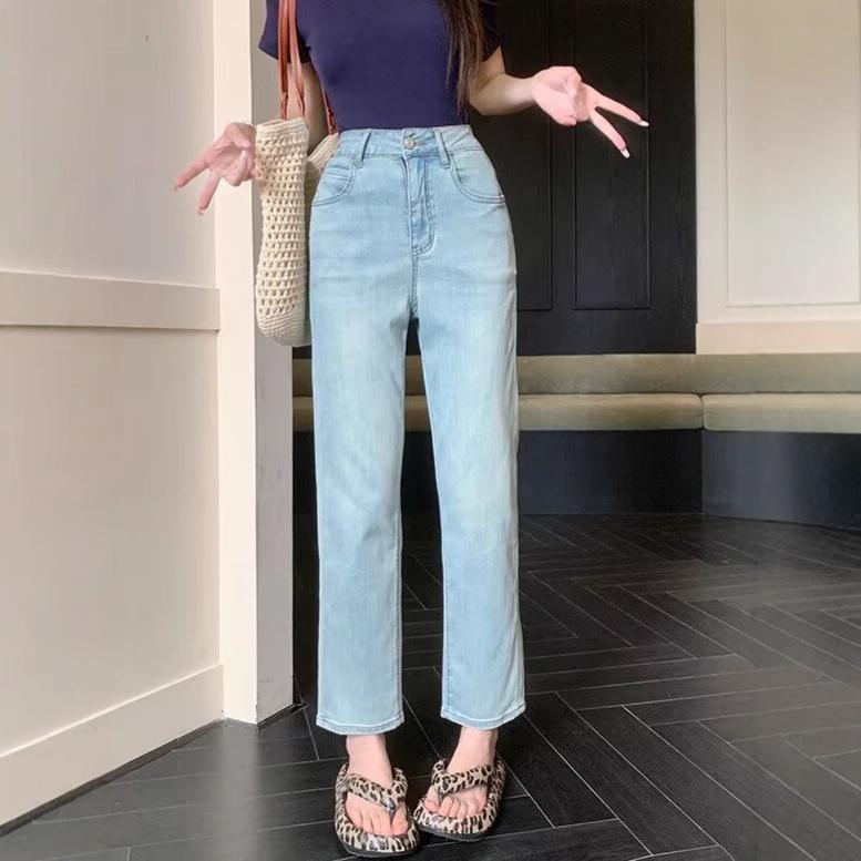 Winter 2024 Minimalist Wide-Leg Jeans for Plus-Size Pear-Shaped Women - Slimming Straight-Leg Style