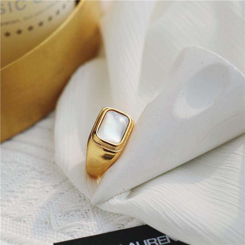 Fashion 18K Gold Plated Retro Shell Ring - European & American Style
