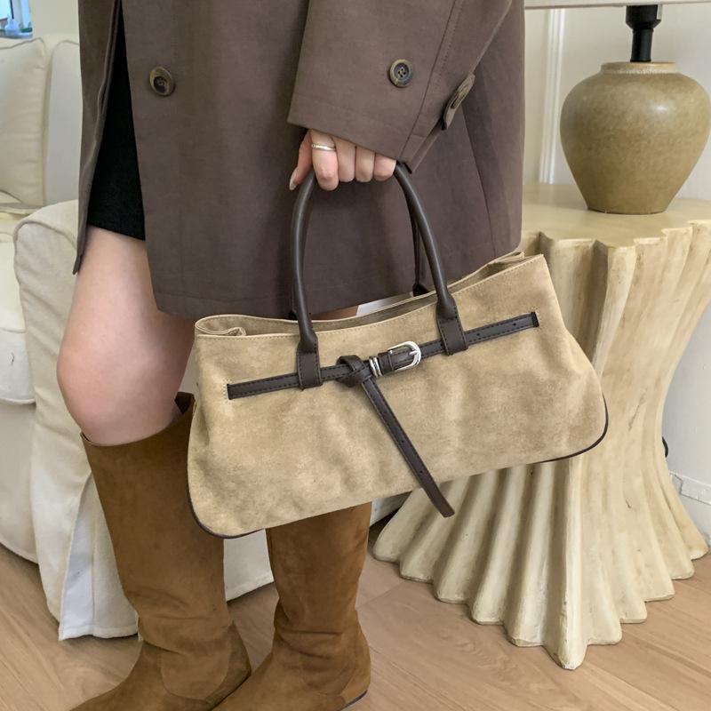 Frosted retro small bag women's autumn and winter 2025 new niche design messenger bag popular ins portable tote bag