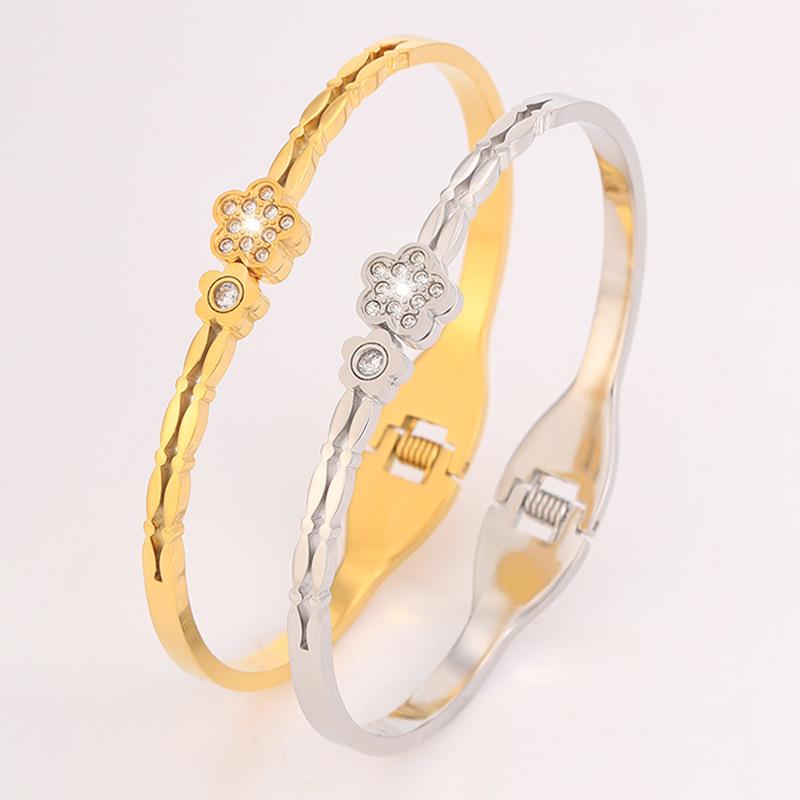 Open Five-leaf Flower Girl Light Luxury Niche High-end Retro Elegant Versatile Bracelet