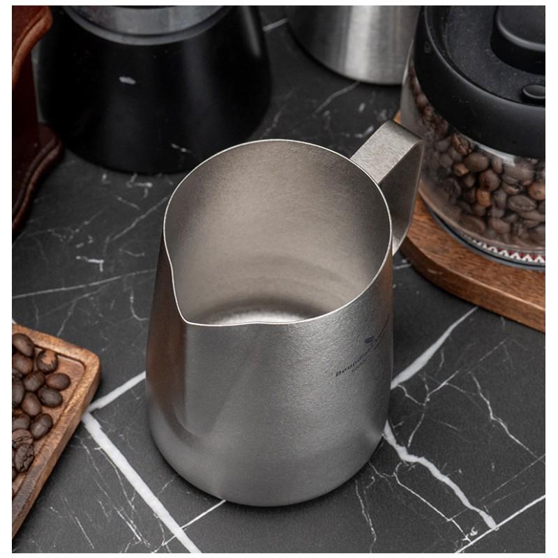 Titanium Milk Pitcher Latte Art Professional Barista Steaming Frothing Cup 600ml Stainless Steel Alternative