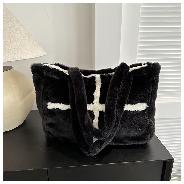 Mao Mao Trend Large Capacity Winter 2025 New Casual Fashion Personalized Plush Handheld Shoulder Tote Big Bag