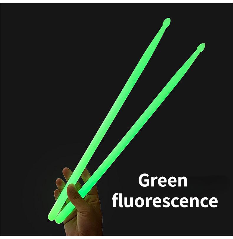 

Флуоресцентные барабанные палочки, Пара нейлоновых барабанных палочек, Светящиеся барабанные палочки, Джазовые барабанные палочки, Сценические выступления, Светящиеся барабанные палочки 41.5x1.4x1.4cm зелёный