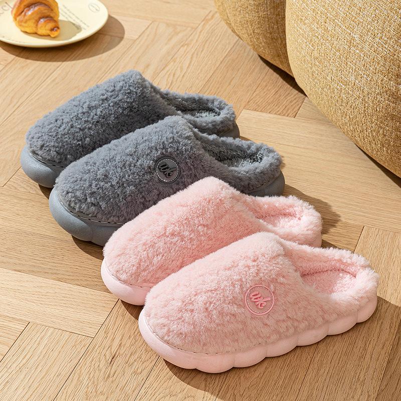 Mao Mao cotton slippers for home use in winter for couples, comfortable thick soles, non-slip and velvet to keep warm 2025 new cotton shoes