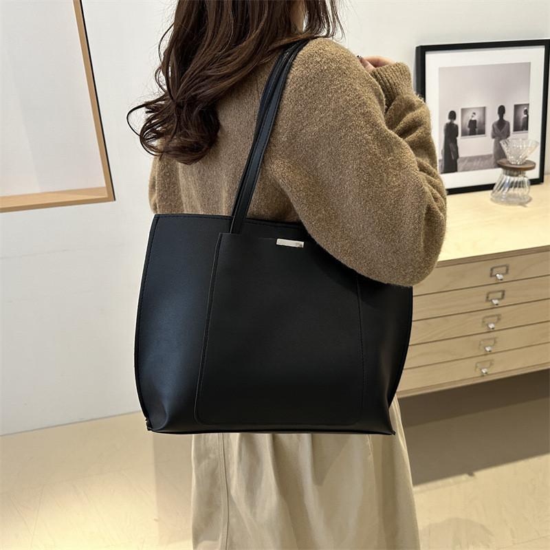 Retro Commuter Stylish Shoulder Bag With Double Straps Perfect For Outings Casual