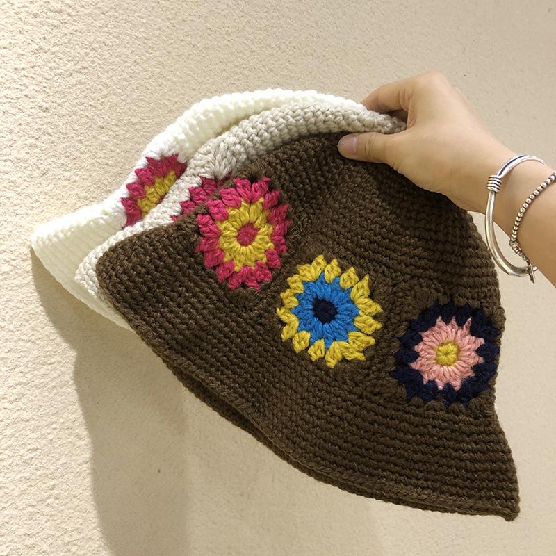 Handgestrickter Blumen-Bucket-Hat für Damen, Herbst und Winter, vielseitig, großer Kopfumfang, Retro-Waschbeckenhut, Nischen-Wollhut