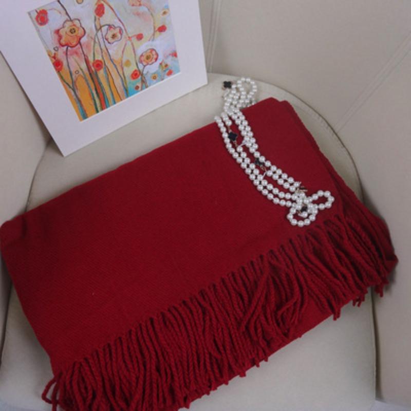 Travel photo style, Zhang Xinyuan retro Chinese red versatile imitation cashmere scarf shawl