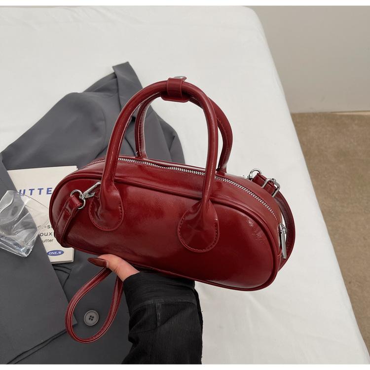 Xiaohongshu Fashion High Sense Niche Casual Versatile Baguette Bag Women's 2025 Spring and Summer New Solid Color Handbag