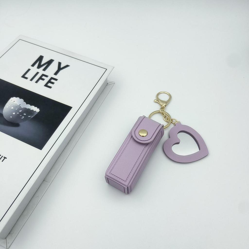 Přenosné pouzdro na rtěnku ve tvaru srdce s ochrannou kůží a roztomilou klíčenkou s přívěskem