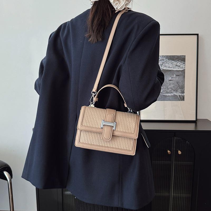 Fashion contrasting color commuter portable small square bag new simple shoulder bag capacity temperament versatile messenger bag