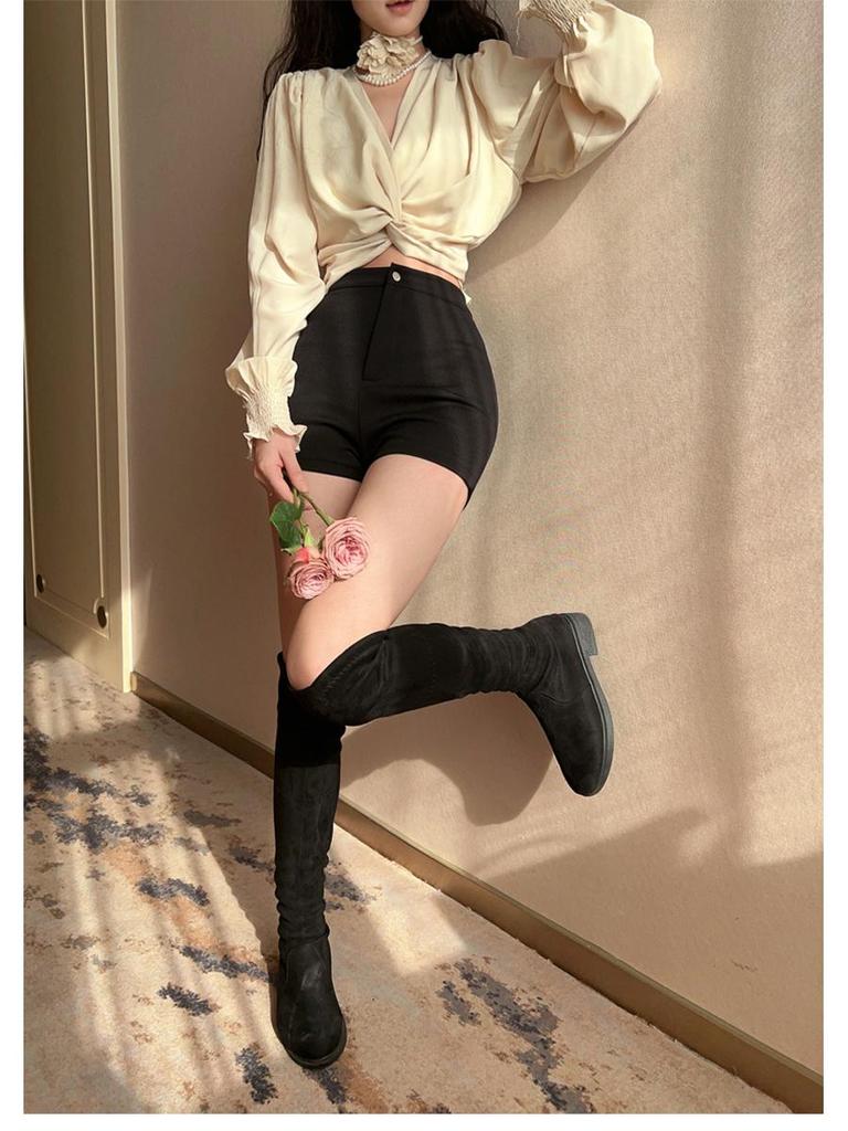 2024 Trendy American Black High-Waisted Women's Hot Pants - Sexy, Casual, Hip-Hugging Shorts for Summer