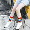 1 Paar Farben Regenbogen Gestreift Damen Socke Neuheit Elastizität Schweiß Damen Lange Socke Sportlich Meias Retro Harajuku Socken
