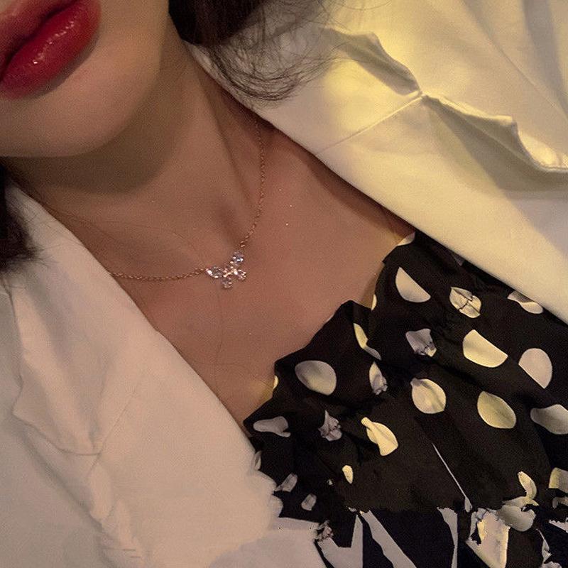 Fairy! New bow zircon necklace ins temperament design sense collarbone chain Internet celebrity sense female summer