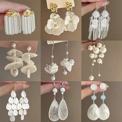Fashion White Flower Shell Earrings for Women, Elegant Style, Allergy-Free for Sensitive Ears