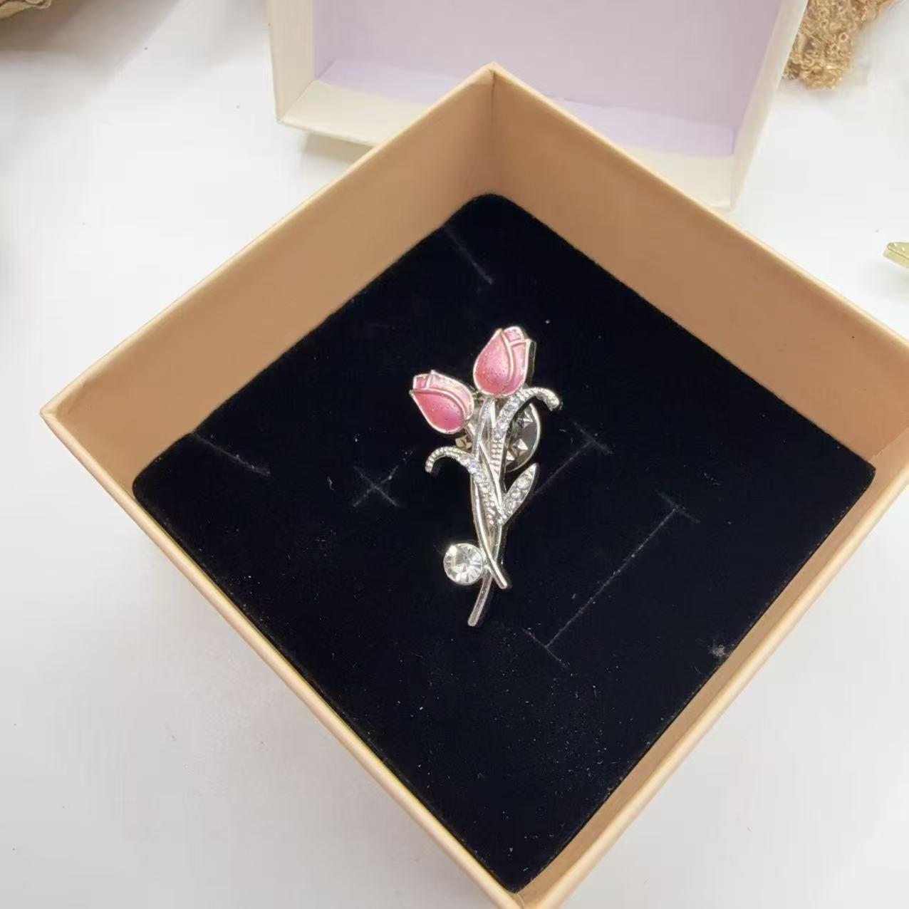 Elegant Korean-Style Pink Rhinestone Tulip Brooch – Versatile Fashion Pin & Gift