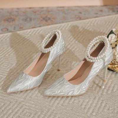 Escarpins Femmes Printemps Automne Tissu à Sequins Bouche Peu Profonde Escarpins à Talons Hauts Nouveaux Pointus Chaîne de Perles Chaussures de Mariée Mariage
