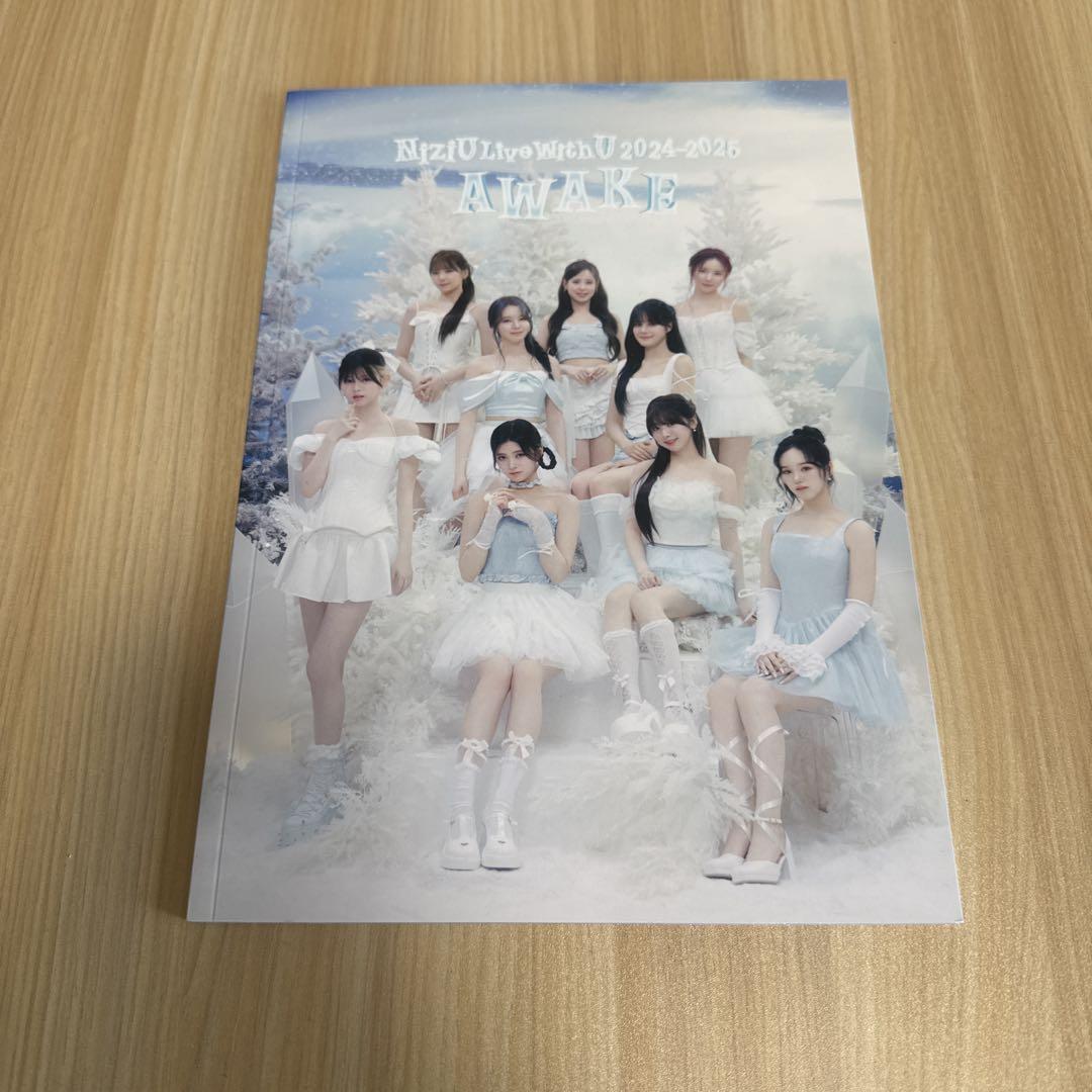 

[USED] NiziU Live with U 2024-2026 AWAKE