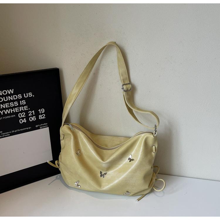 

Корейская 2025 новая высококлассная сумка-мессенджер большой вместимости, нишевый дизайн, модная, универсальная, для поездок на работу, сумка на плечо с бабочкой