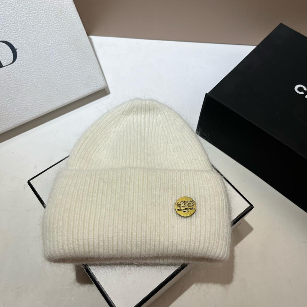 Winter High-Quality Rabbit Fur Knitted Hat Northern Cold Warm Soft Waxy Ear Protection Wool Hat Simple Cold Hat