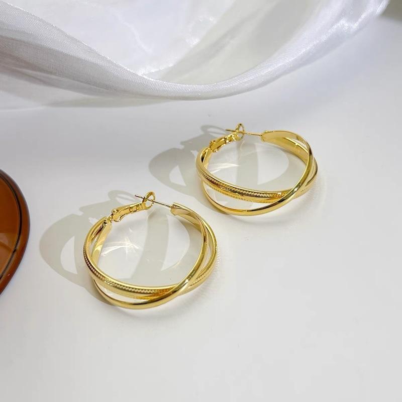 French gold large circle earrings women's niche design earrings new popular unique versatile trend earrings