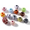 30 Pezzi/Lotto Perline Acriliche Rugby Tennis Pallacanestro Sport Perline Distanziatrici per Fai da Te Creazione Gioielli Bracciale Collana Accessori per Artigianato