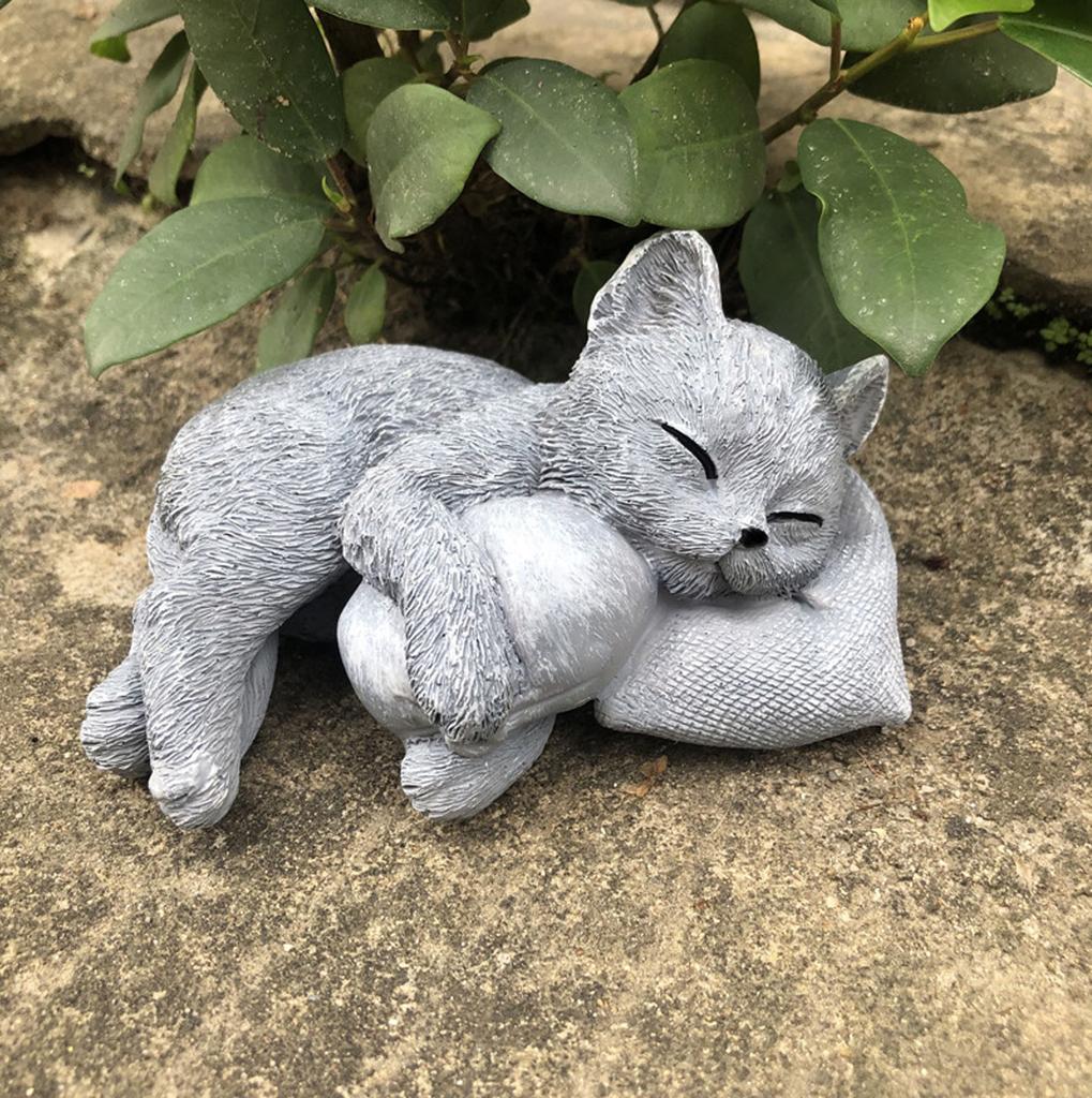 Garden Sleeping Cat Memorial Resin Cat Grave Marker Remembrance Kitten Statues for Garden Grave Decor Pet Sympathy Gift