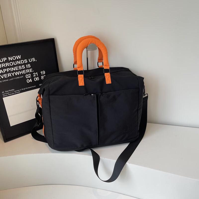 

Lightweight Travel Duffel Bag