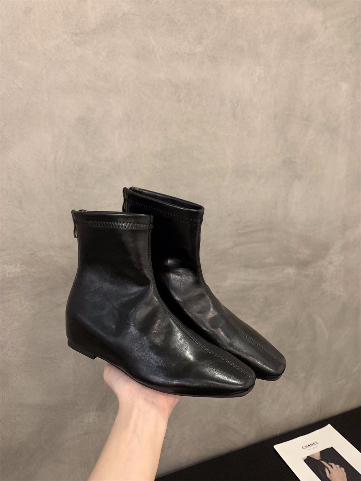 

Ботинки Мартина на внутренней платформе, ретро-коричневые, женские туфли, осень-зима 2025, новые, с квадратным носком, тонкие, французские маленькие короткие ботинки, одинарные ботинки 40 чёрный