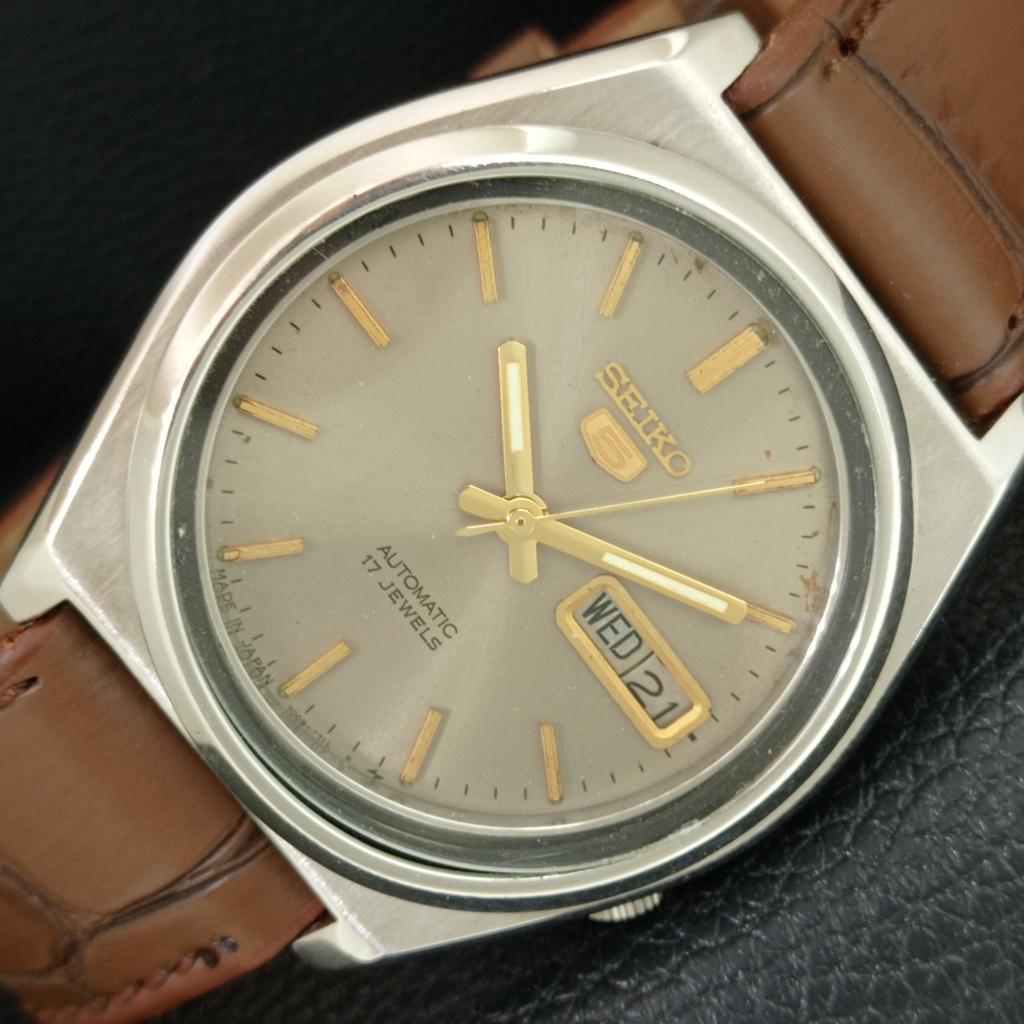 VINTAGE SEIKO 5 AUTOMATIC JAPAN MENS ORIGINAL DIAL WATCH A709161-1