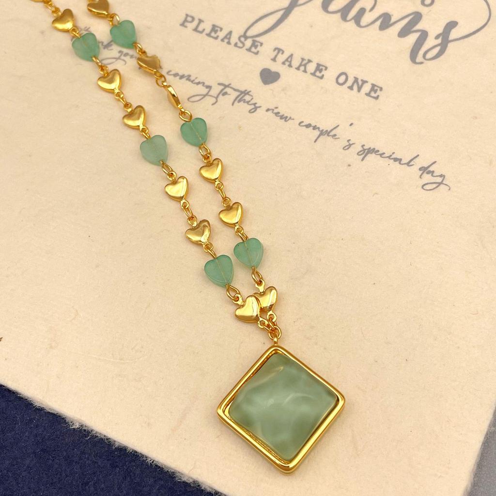 Vintage European & American Green Jade Heart Pendant Necklace - Exquisite Retro Choker
