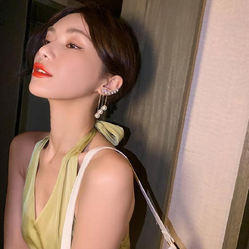 

Серьги-кисточки с жемчужиной-каплей и стразами One Size