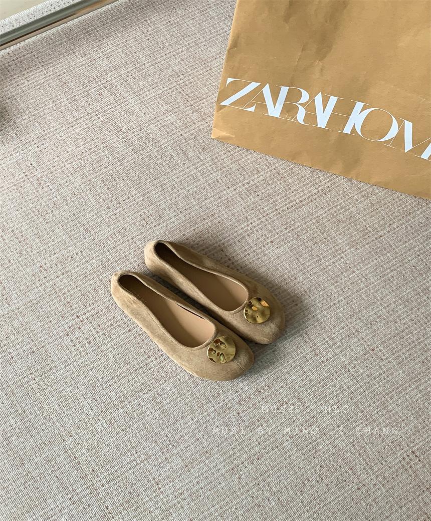 

Spring 2025 new flat bottom pointed retro temperament shallow mouth single shoes fashion versatile niche commuter ladyshoes 39 абрикосовый