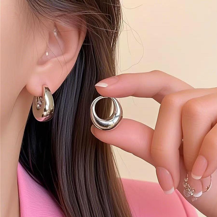 Vintage Golden Double-Layer Hollow Flower Hoop Earrings For Women Fashion Geometric Dangle Drop Earrings Daily Wear Jewelry