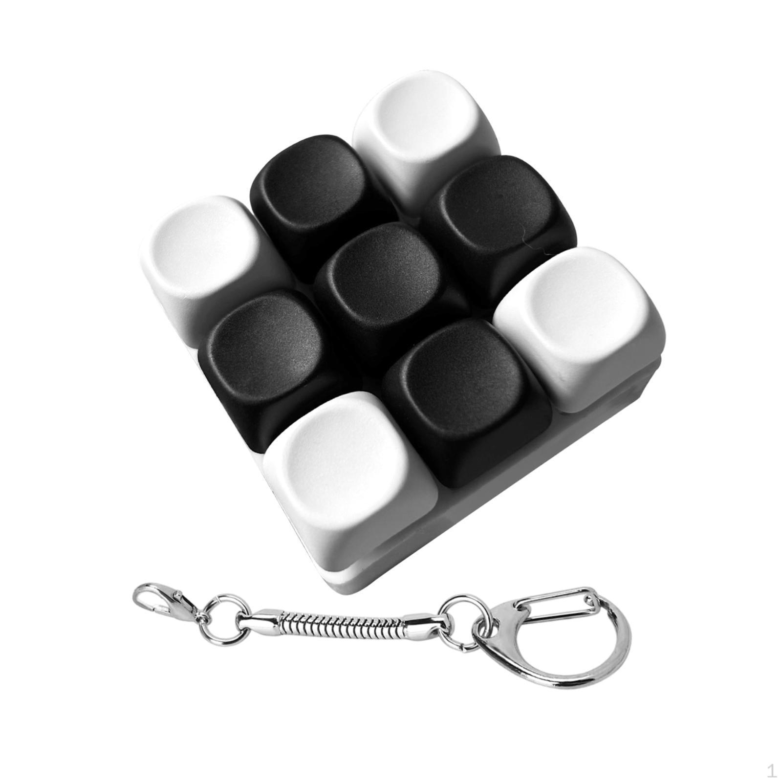 

Брелок-фиджет с клавиатурой-кликером для сенсорной игры и релаксации Black White