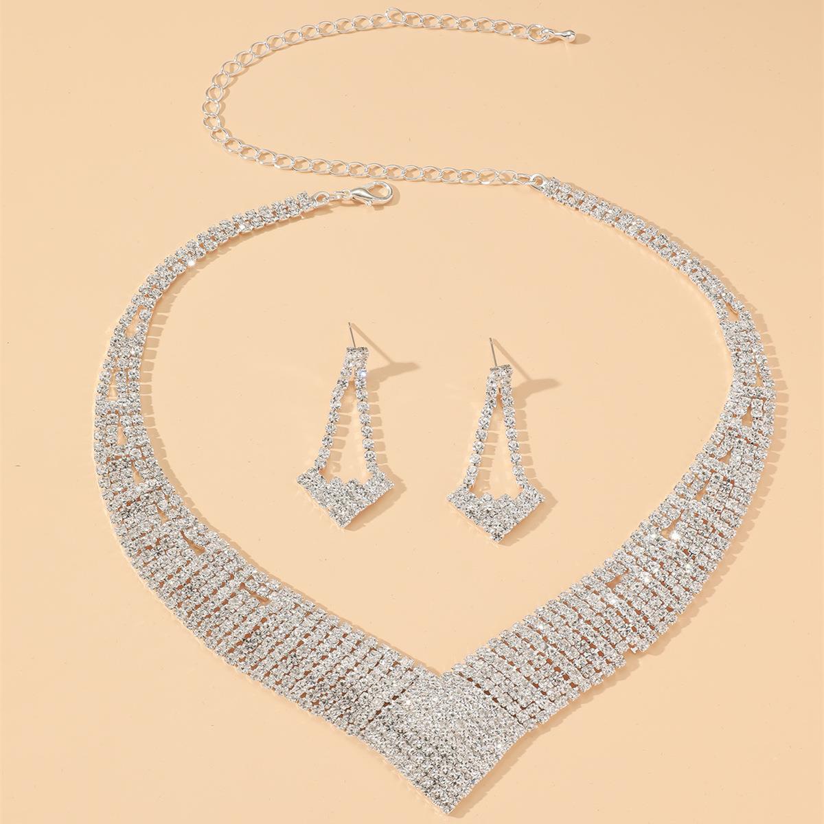 

Ожерелье для ужина, преувеличенные серьги, комплект из европейских и американских страз, ключица, свадебная цепочка, бриллиантовый набор для банкета, цепочка